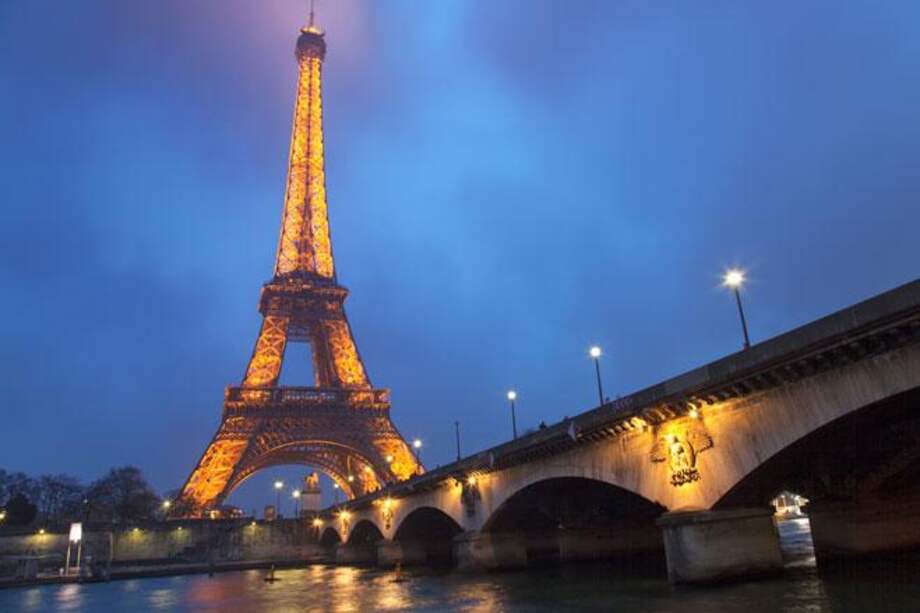 Torre Eiffel se renueva con un suelo de vidrio que da vértigo