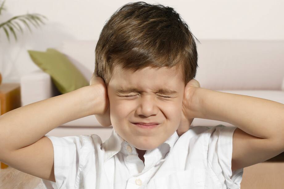 Hiperacusia en niños. enfermedad, padecimiento.