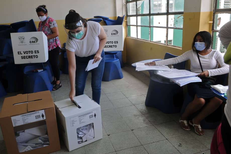 El conteo de los votos se lleva a cabo con lentitud para evitar imprecisiones en los resultados.