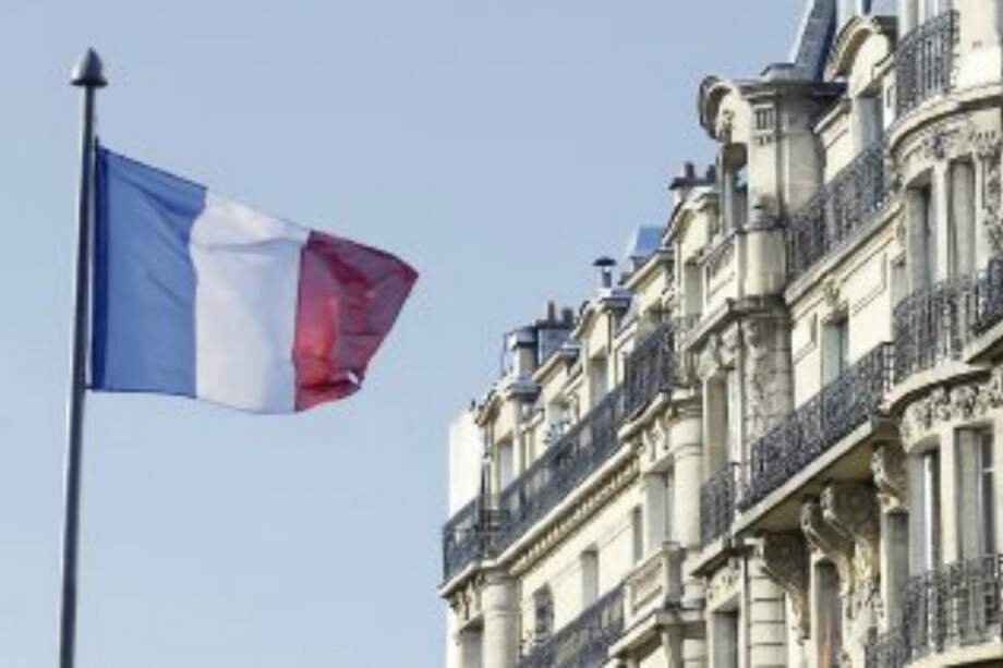 Comisión Europea exige a Francia fuerte disciplina fiscal