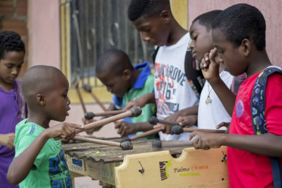 Niños de Guapi, Cauca, tocando la marimba. / Cortesía.