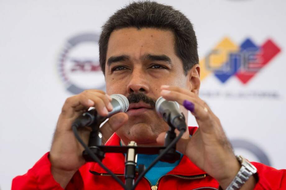 Maduro reconoce los "resultados adversos" y acepta derrota en legislativas venezolanas