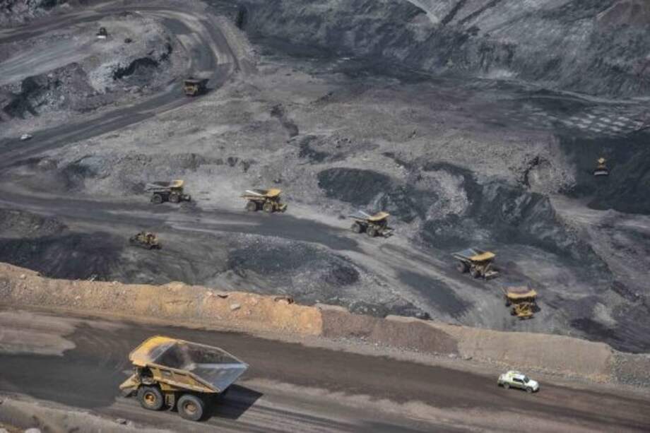 BHP Group, la mayor minera mundial, quiere salir del negocio. Uno de sus activos es Cerrejón, una mina en Colombia que posee junto con Glencore y Anglo American Plc. En el mercado actual, hay pocos compradores naturales. / Archivo El Espectador