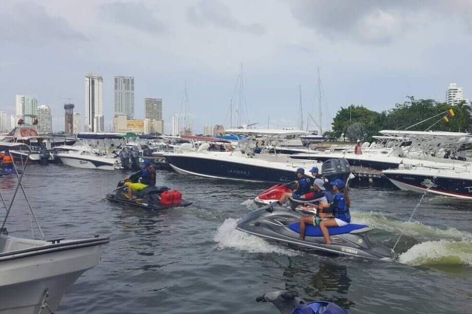 La moto acuática era conducida por un menor de edad. / Twitter @Dimarcolombia