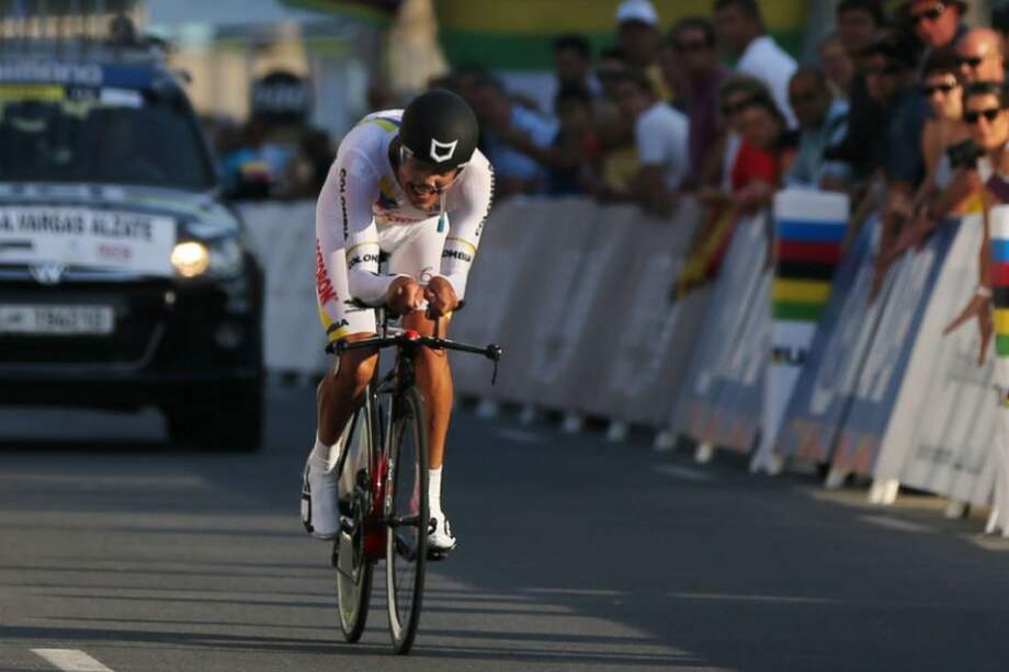 Walter Vargas durante su recorrido en la CRI del Mundial de Ciclismo. Foto: AFP