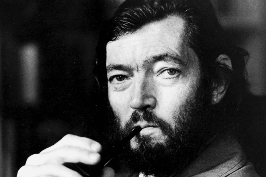 PARIS, FRANCE : Argentinian writer Julio Cortazar poses at home in Paris, France, 27th November 1978. (Photo Ulf Andersen/Getty Images)
