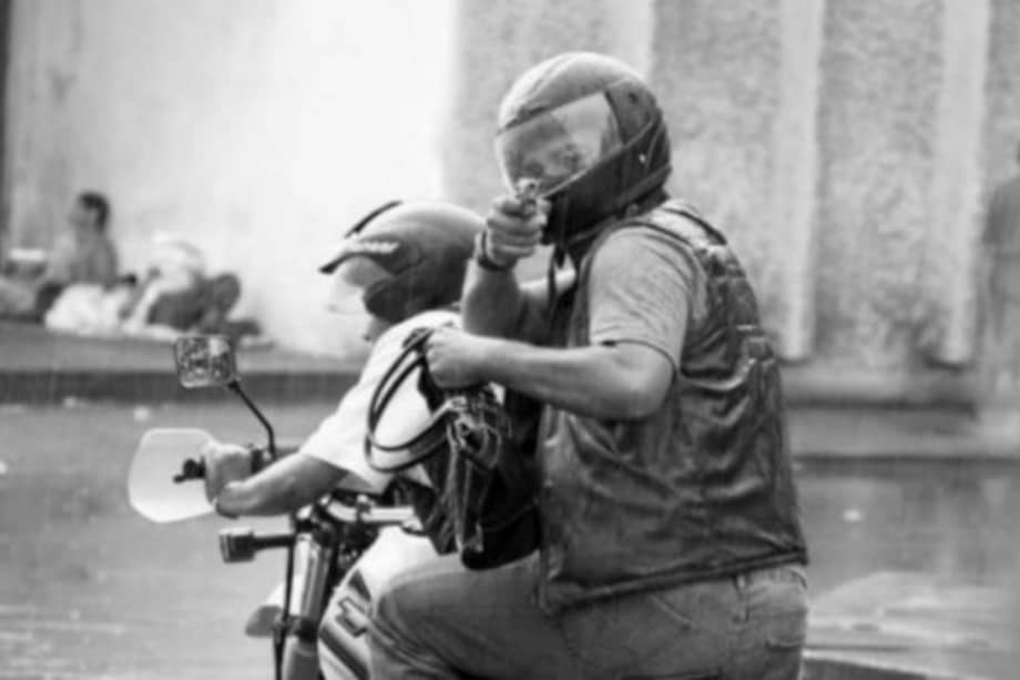 Asesinan a mujer dentro de un centro comercial en Cali