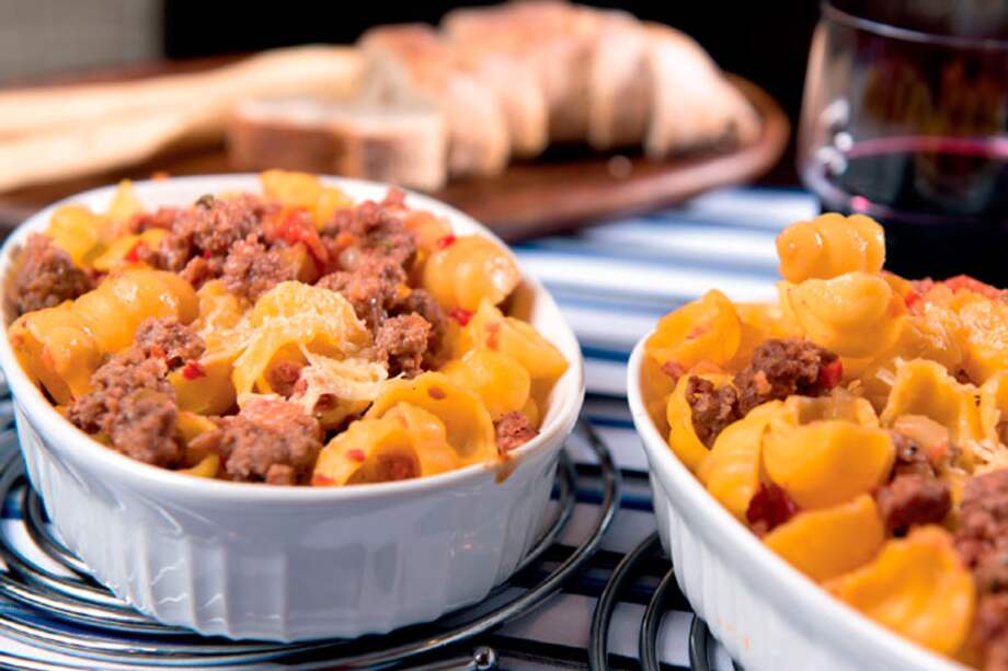 Receta del día: Conchas de pasta con ragú de carne y jamón