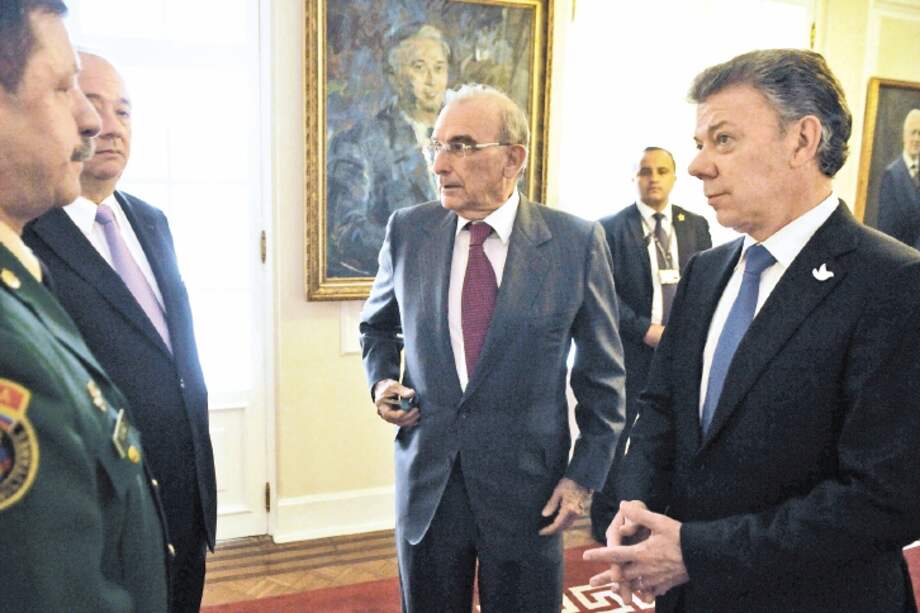 Ofensiva diplomática por la paz