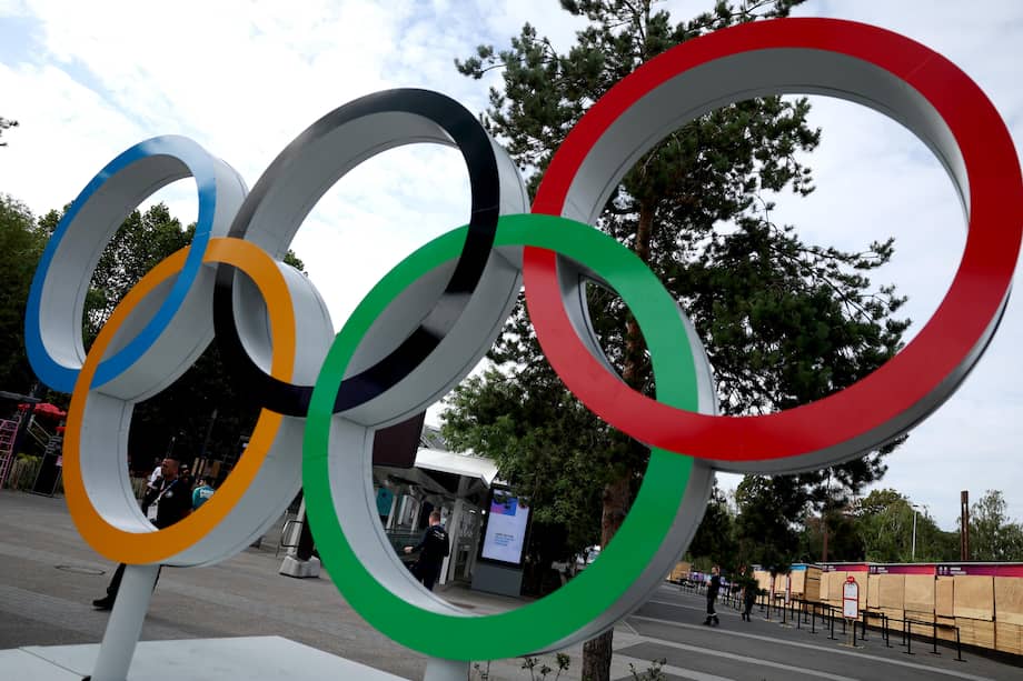 Los aros de los Juegos Olímpicos hacen parte de este prestigioso evento deportivo desde hace más de un siglo.
