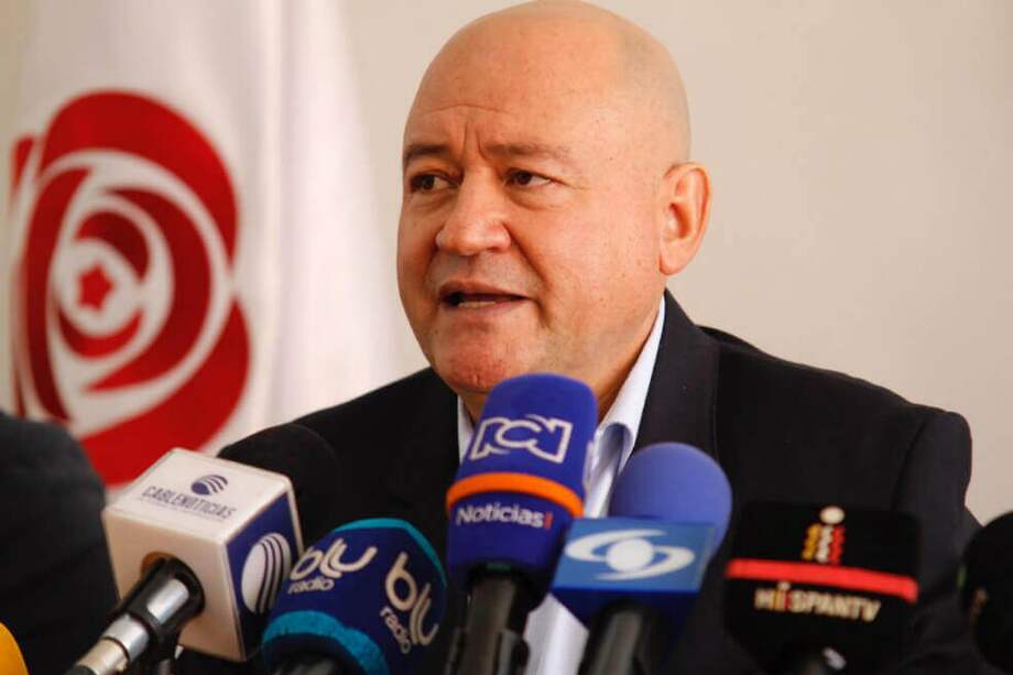 El senador Julián Gallo, conocido en las filas de la exguerrilla como Carlos Antonio Lozada. / Prensa FARC