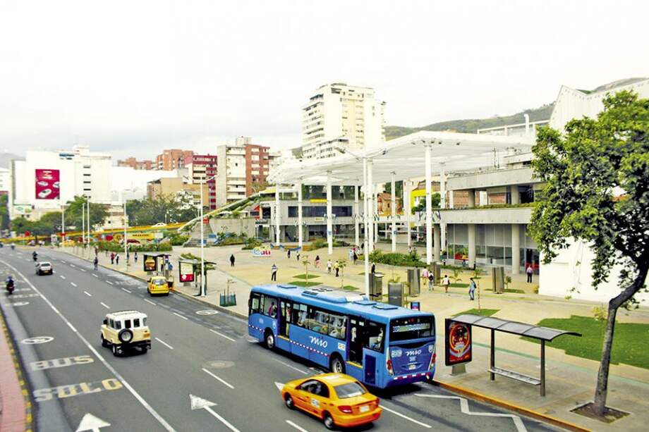 Vista de la plazoleta Jairo Varela, o de la Caleñidad, bautizada en honor al director del Grupo Niche y ubicada frente al CAM, en el centro histórico de Cali. / Fabio Posada