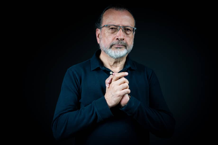 William Ospina les pide a De la Espriella y Cepeda: “A los dos candidatos les toca volverse estadistas, aunque no lo sean, y la verdad es que no tenemos en estos momentos otra opción”.