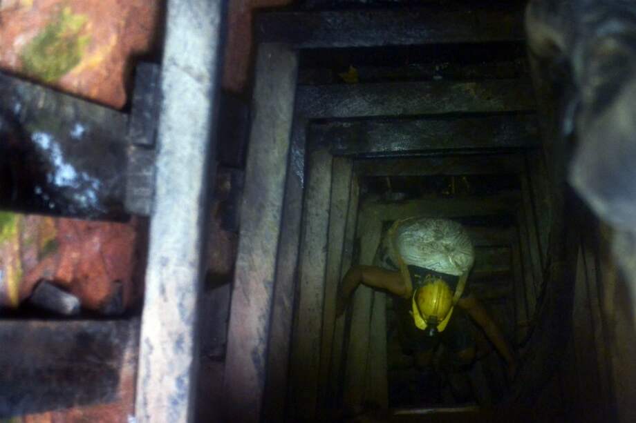 Boom minero en Colombia: una economía de guerra y de paz