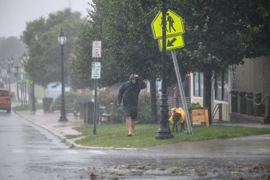 Se esperan inundaciones, marejadas ciclónicas que pueden alcanzar los 1,5 metros en algunas zonas y precipitaciones de entre siete y 15 centímetros en toda la región, alertó el Centro Nacional de Huracanes.