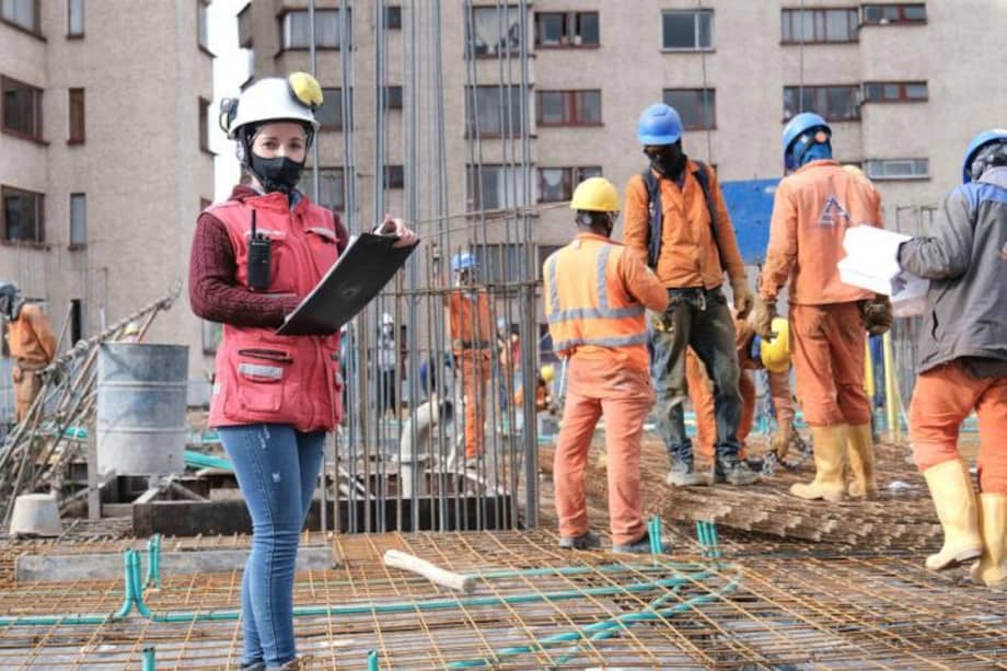 Aun con retos por superar, este trimestre creció casi dos puntos porcentuales la participación de mujeres en estos escenarios laborales.