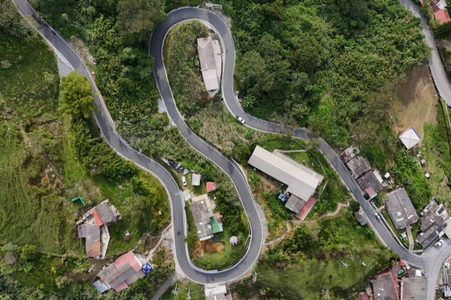En San Rafael y San Carlos se han adelantado obras viales de gran importancia mediante recursos de obras por impuestos.