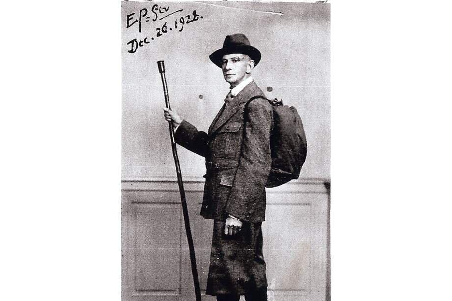 Edward Prime Stevenson estudió derecho, pero nunca lo ejerció. Su entrada a las letras la hizo a través del periodismo, con contribuciones en medios como Harper’s Weekly y The Independent.