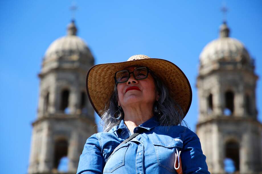 “Cristina Rivera Garza y Gioconda Belli escriben y nos llevan a mundos de los que jamás salimos iguales”: Claudia Morales.