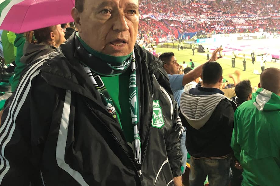 Guillermo Otálvaro, en el estadio Atanasio Girardot, donde ha pasado 60 años de su vida.