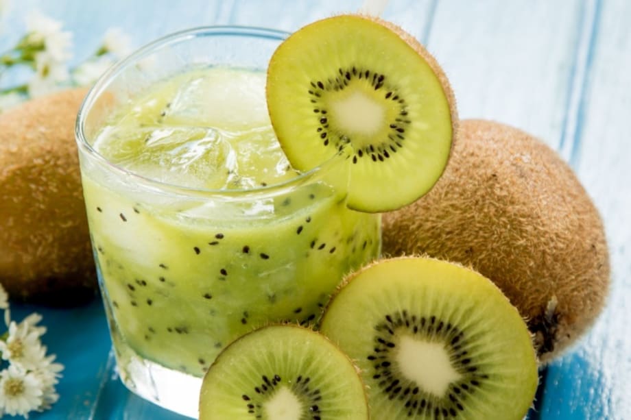 Jugo de kiwi beneficio para la salud