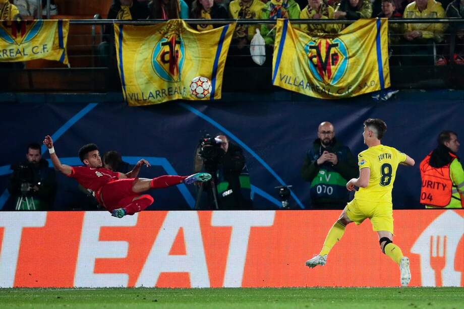 Luis Díaz en la semifinal contra Villarreal // EFE/Biel Aliño
