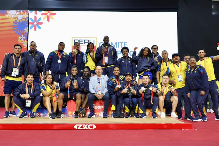 La selección colombiana de levantamiento de pesas, una de las más destacadas para el país.