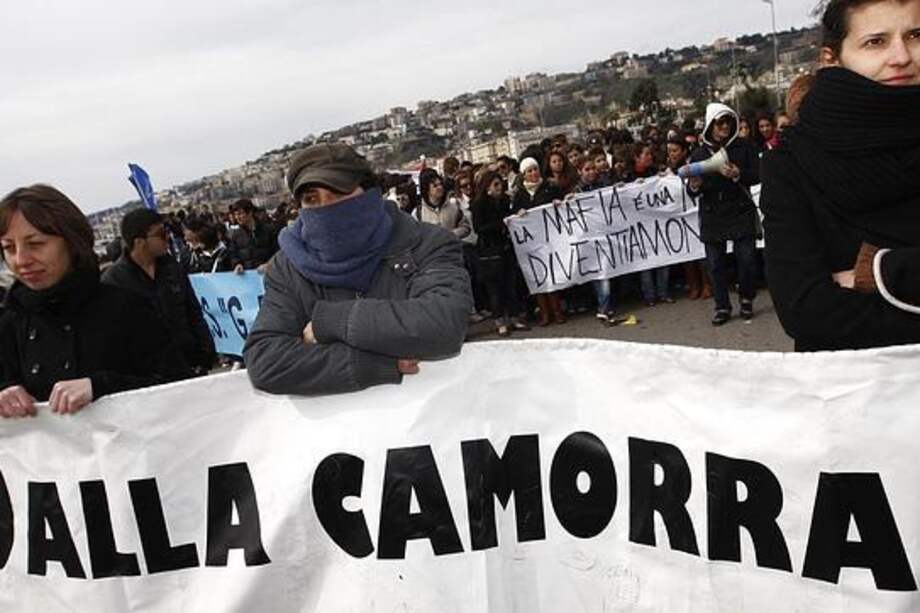 Las protestas contra La camorra napolitana han ido más allá de las pancartas y las voces, ahora, con la creación de una librería en Scampia, el barrio más candente de la ciudad. / Cortesía