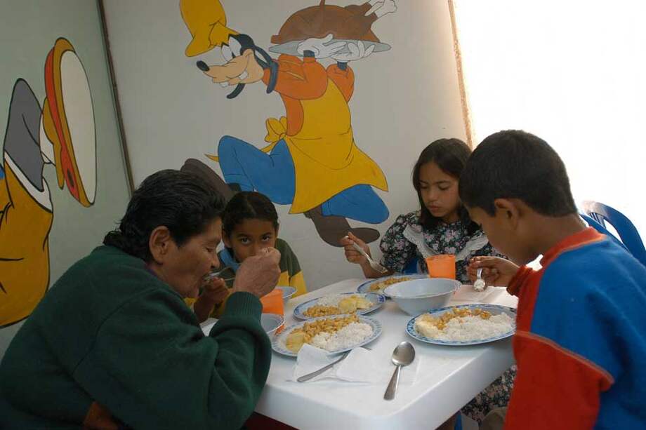 La alimentación de 110 jardines y 17 centros de atención está en riesgo. / Archivo