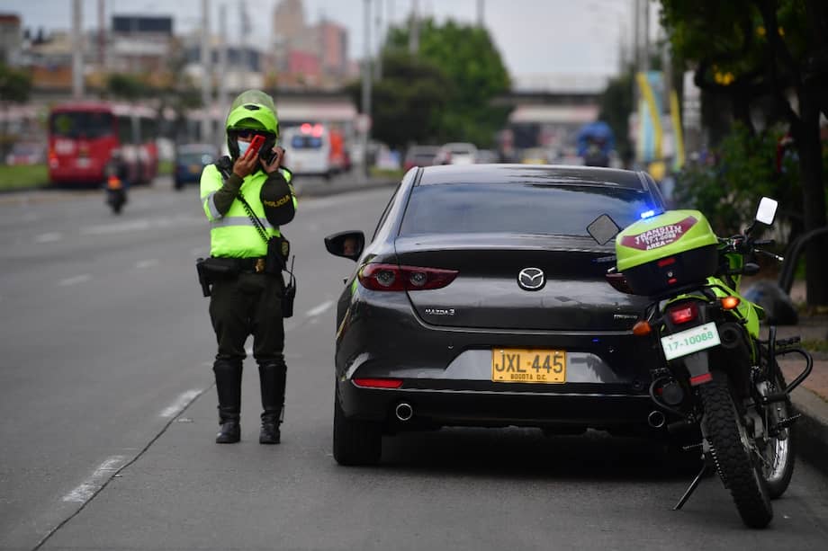 La placa es un documento público y su alteración está sancionada por ley.