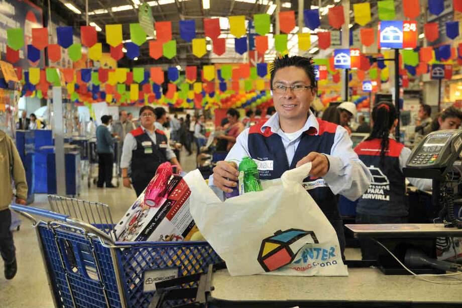 El crédito de consumo presentó una mayor demanda en los últimos meses de 2012./ Archivo