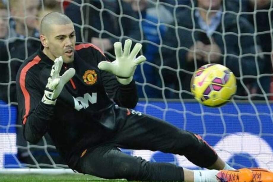 Víctor Valdés confirmó su salida de Manchester United