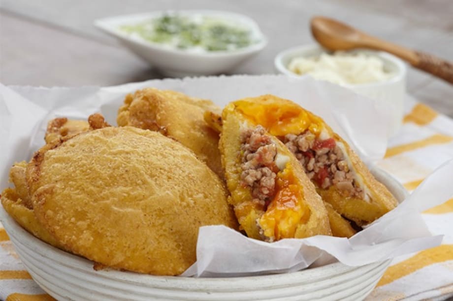 Arepa de huevo con carne molida de cerdo. Me encanta la carne de cerdo