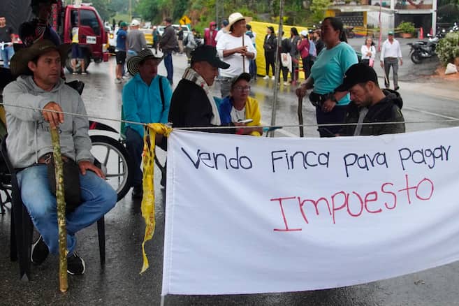 Catastro Multipropósito: Diálogo en Bogotá, vías bloqueadas en seis departamentos