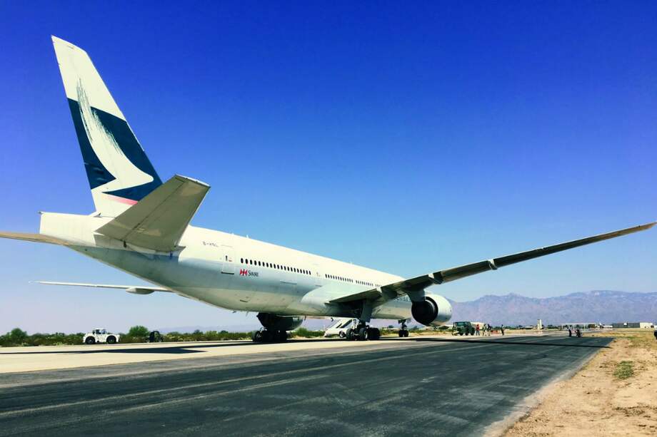 Twitter @cathaypacific