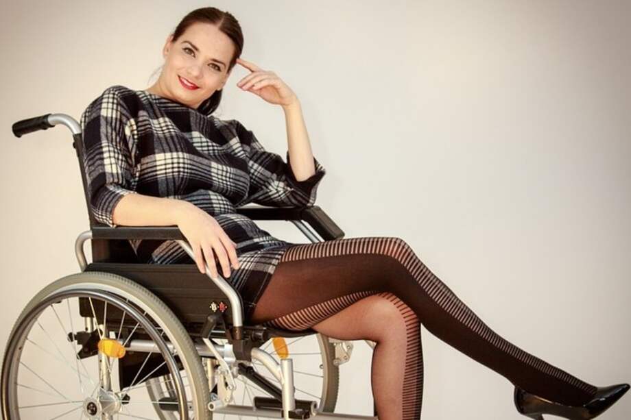 En España, el 60 % de la población con discapacidad son mujeres. / Pixabay