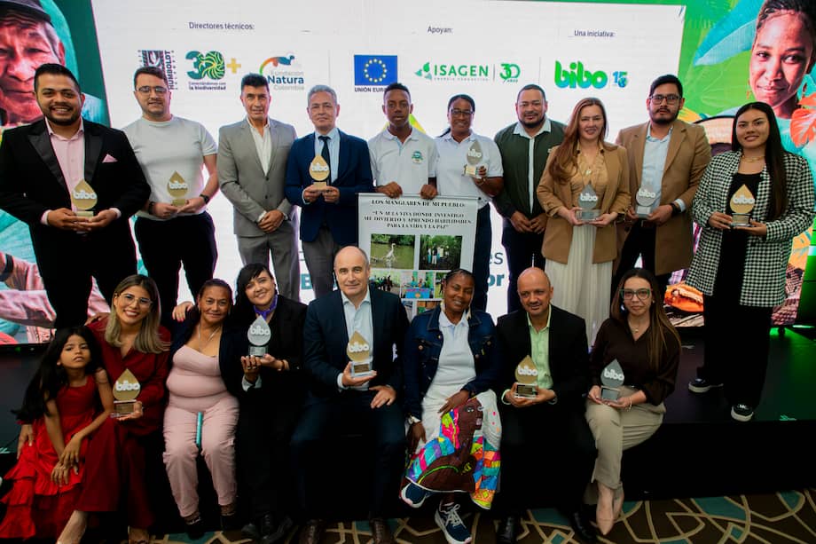 Ganadores y finalistas del premio BIBO 2025.