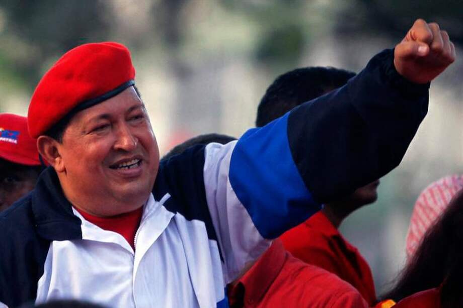 El mandatario venezolano, Hugo Chávez, quien hizo el anuncio de su regreso a Venezuela a través de su cuenta de twitter, fue trasladado al hospital militar Carlos Arvelo, de Caracas./ EFE