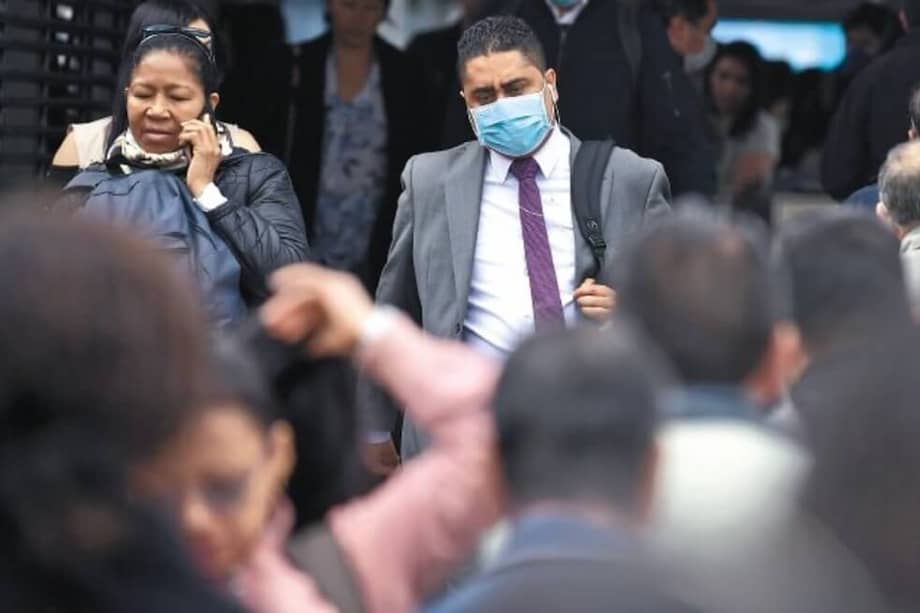 Es indispensable reducir contacto para evitar la propagación del Covid-19. / Mauricio Alvarado - El Espectador