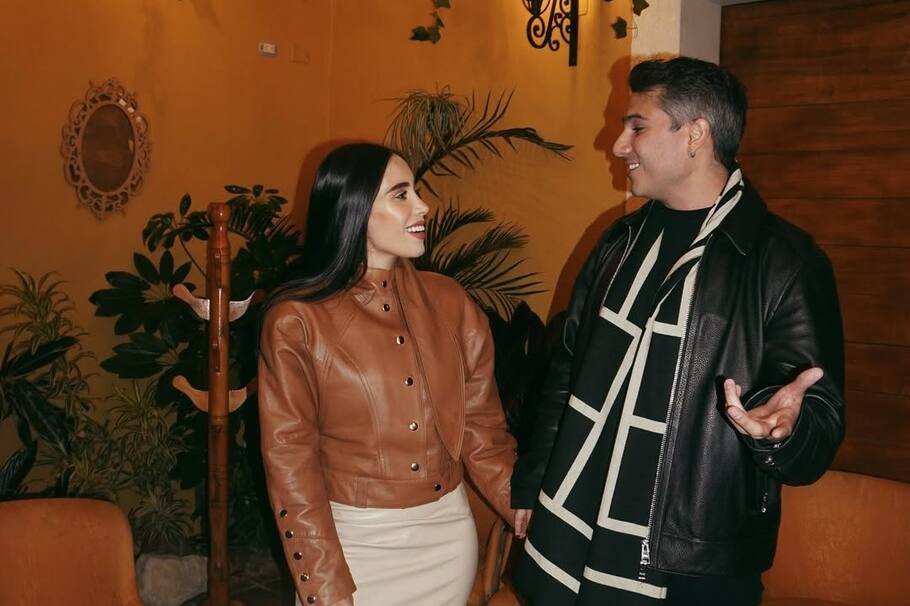 El cantante de música popular y la creadora de contenido publicaron un video enviándole un contundente mensaje a sus ‘haters’.