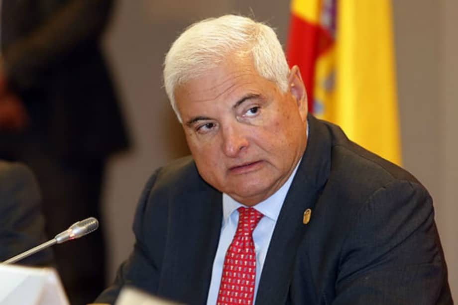 Levantan fuero a expresidente de Panamá para investigarlo por interceptaciones ilegales