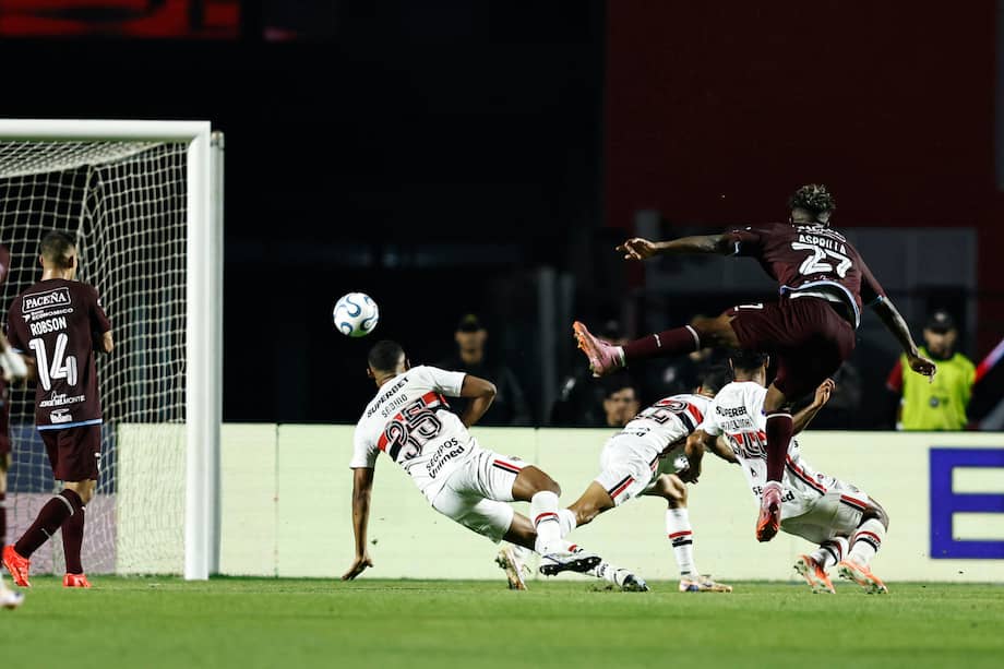 Dairon Asprilla y su remate en la Copa Sudamericana.