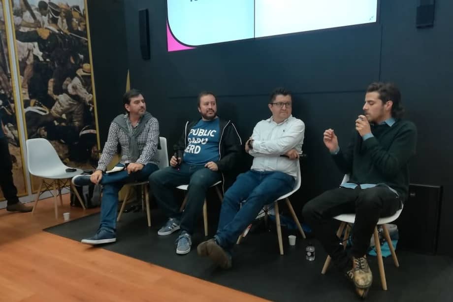 De izquierda a derecha Juan Carlos Piedrahíta, editor de entretenimiento de El Espectador; Jaime Andrés Monsalve, jefe musical de Radio Nacional; Ricardo Ospina, director de los servicios informativos de Blu Radio; y Nicolás Pava, director de contenidos de Superestación Online. / El Espectador