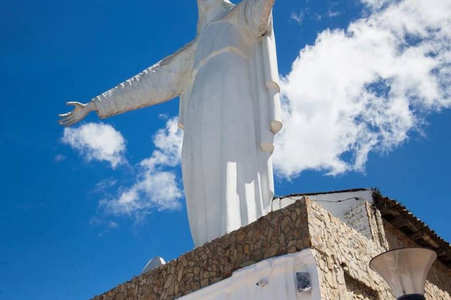 Santuario de Guadalupe: ubicado en los cerros orientales de Bogotá. Cuenta con una escultura de 15 metros de la Virgen de la Inmaculada Concepción, patrona de la Arquidiócesis de Bogotá. Cuenta con un mirador desde el cual se puede apreciar la capital. Tiene una pequeña capilla a la que acuden los bogotanos.