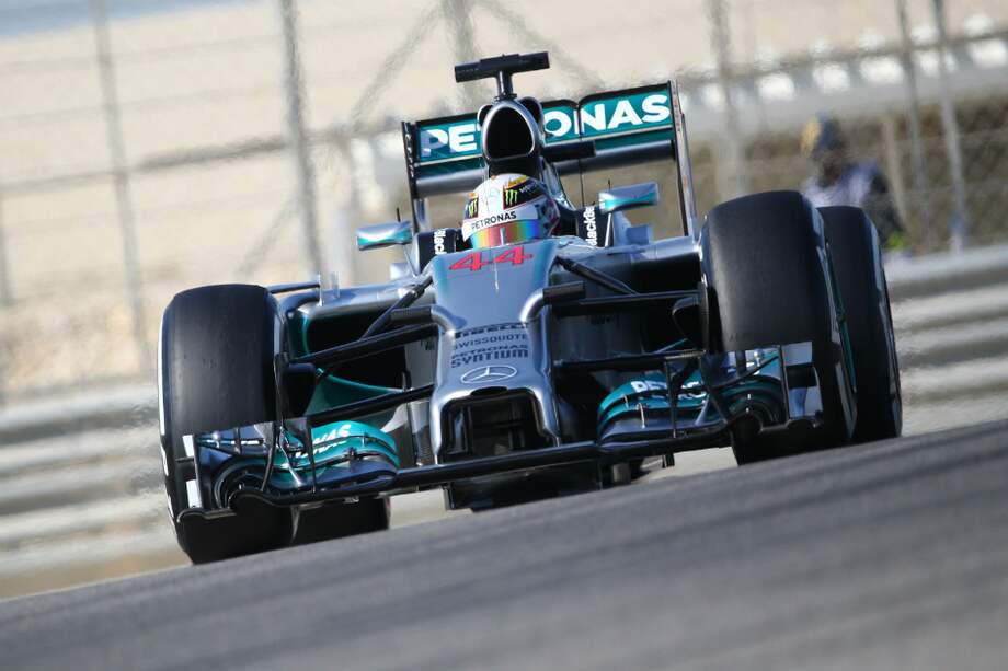 Lewis Hamilton dominó los entrenamientos libres en Baréin