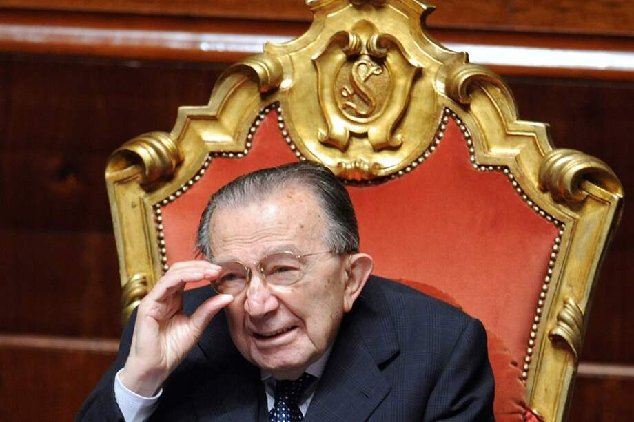 El siete veces primer ministro italiano y senador vitalicio, Giulio Andreotti./ AFP