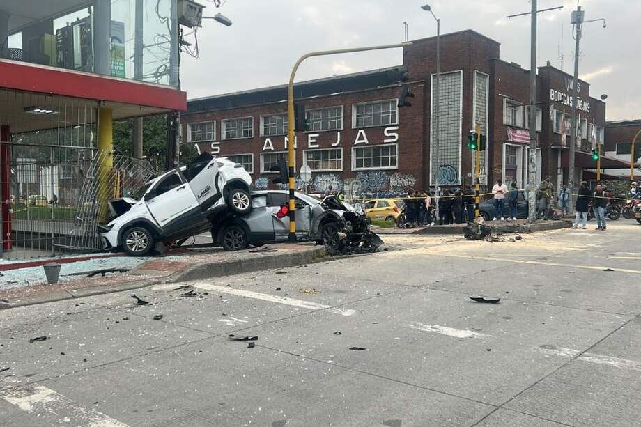 El accidente se registró en la calle 13 con carrera 43, en sentido oriente - occidente.