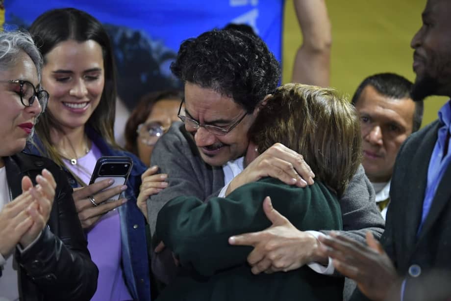 Iván Cepeda ganó la consulta de la izquierda e irá al frente amplio de Petro