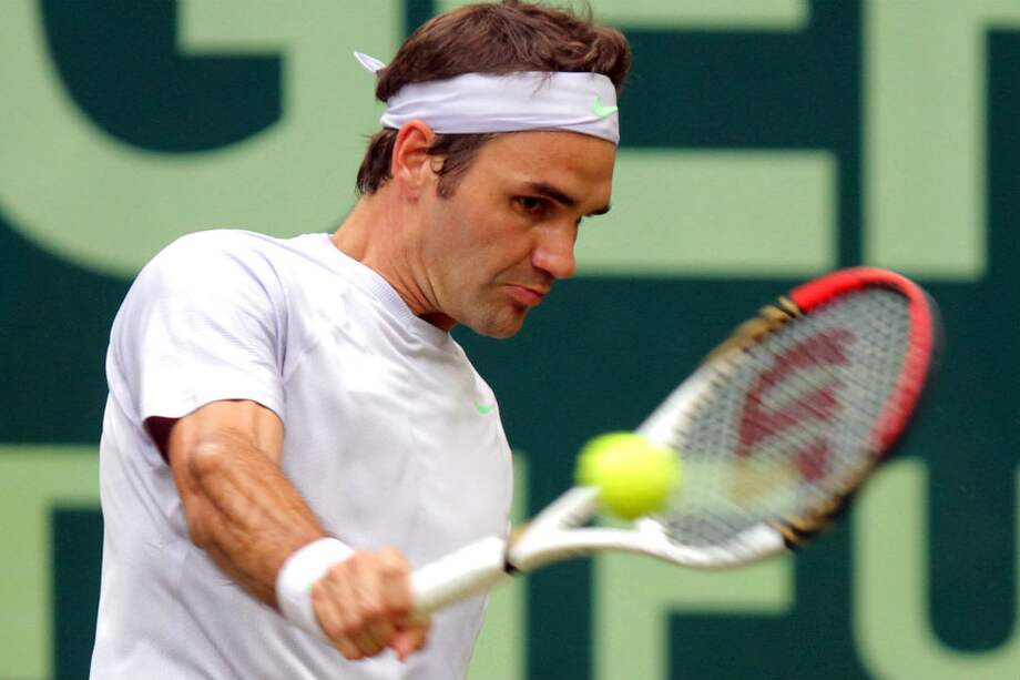 Federer pasa sin problemas a cuartos de final en Halle