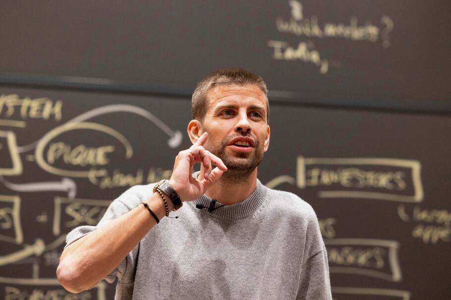 Nueva York, 26/11/2025.- Gerard Piqué debutó esta semana como profesor invitado en Harvard, en Boston, analizando el fenómeno de la Kings League en un caso de estudio como parte de una asignatura sobre el negocio del deporte de un MBA de esa universidad. EFE/Kosmos/Evgenia Eliseeva -SOLO USO EDITORIAL/SOLO DISPONIBLE PARA ILUSTRAR LA NOTICIA QUE ACOMPAÑA (CRÉDITO OBLIGATORIO)-